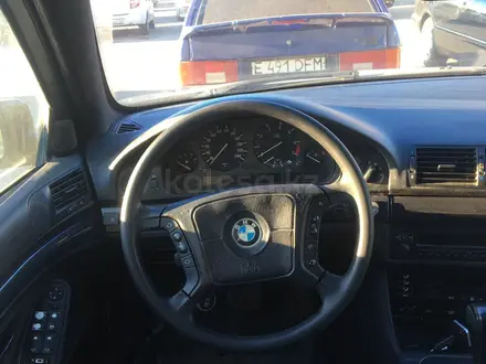 BMW 528 1997 года за 1 650 000 тг. в Атырау – фото 22