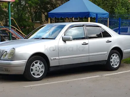 Mercedes-Benz E 200 1997 года за 3 700 000 тг. в Петропавловск