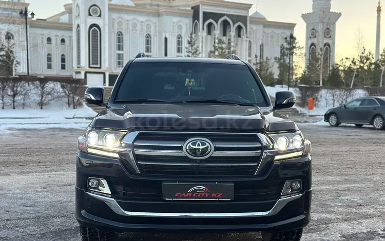 Toyota Land Cruiser 2020 года за 45 300 000 тг. в Астана