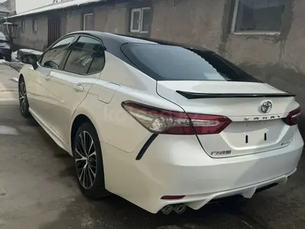 Toyota Camry 2021 года за 13 000 000 тг. в Шымкент – фото 3