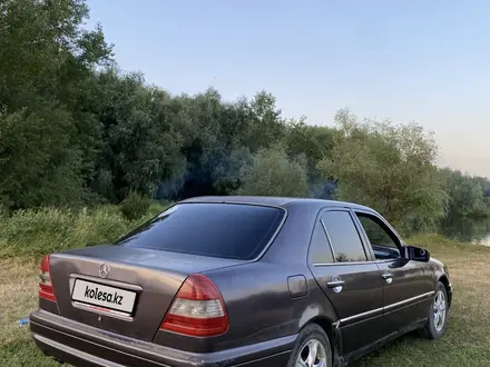 Mercedes-Benz C 200 1998 года за 2 900 000 тг. в Павлодар – фото 5