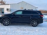 Toyota Highlander 2018 годаүшін17 800 000 тг. в Актобе – фото 2
