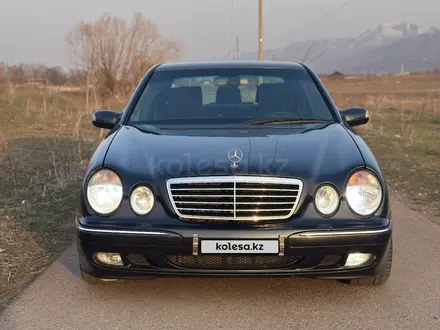 Mercedes-Benz E 320 2001 года за 3 500 000 тг. в Алматы
