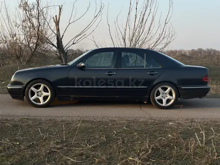 Mercedes-Benz E 320 2001 года за 3 500 000 тг. в Алматы – фото 3