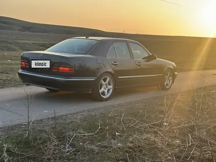 Mercedes-Benz E 320 2001 года за 3 500 000 тг. в Алматы – фото 5