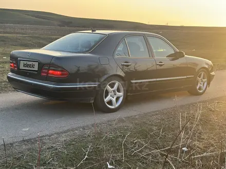 Mercedes-Benz E 320 2001 года за 3 500 000 тг. в Алматы – фото 6