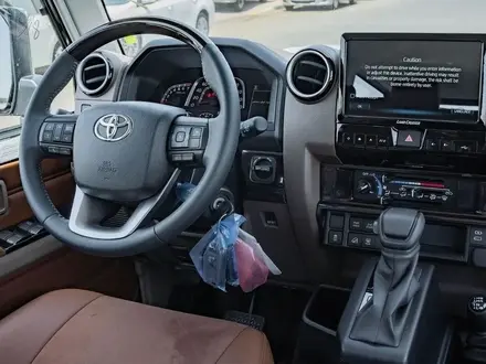 Toyota Land Cruiser 2024 года за 38 300 000 тг. в Алматы – фото 16