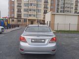 Hyundai Solaris 2013 года за 2 600 000 тг. в Шымкент – фото 2