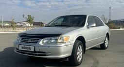 Toyota Camry 2001 года за 3 500 000 тг. в Кульсары – фото 2