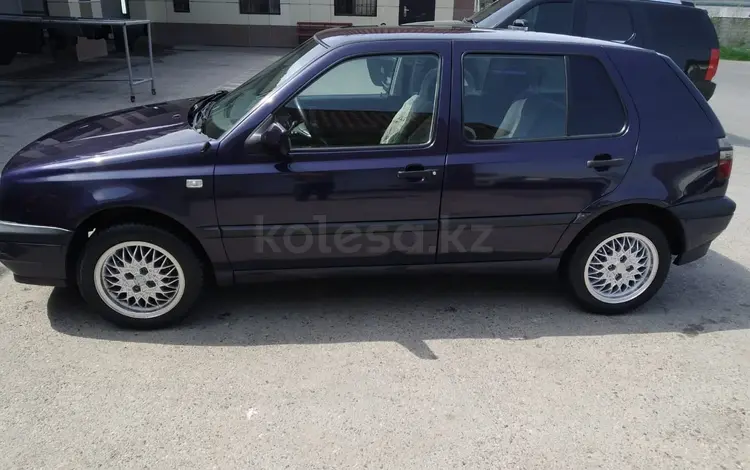 Volkswagen Golf 1995 года за 1 800 000 тг. в Алматы