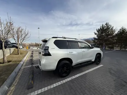 Toyota Land Cruiser Prado 2019 года за 23 500 000 тг. в Алматы – фото 15