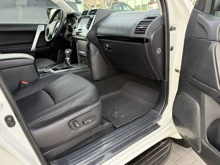 Toyota Land Cruiser Prado 2019 года за 23 500 000 тг. в Алматы – фото 29