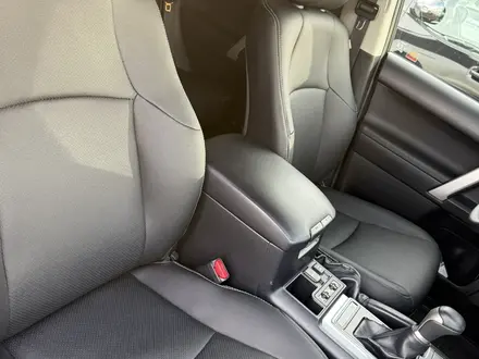 Toyota Land Cruiser Prado 2019 года за 23 500 000 тг. в Алматы – фото 28