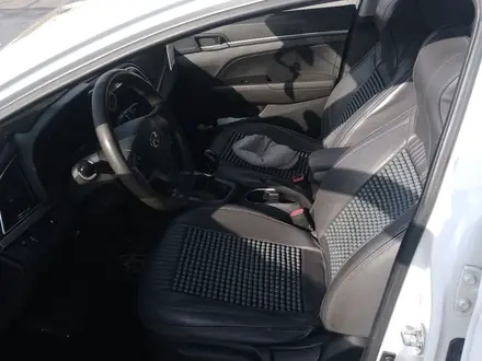 Hyundai Elantra 2018 года за 6 300 000 тг. в Тараз – фото 12