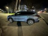 Toyota Highlander 2022 года за 22 600 000 тг. в Шымкент