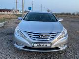 Hyundai Sonata 2012 года за 6 100 000 тг. в Актобе – фото 2