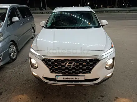 Hyundai Santa Fe 2019 года за 14 500 000 тг. в Шымкент – фото 3