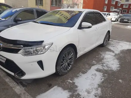 Toyota Camry 2016 года за 10 500 000 тг. в Астана