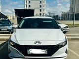 Hyundai Elantra 2022 года за 9 300 000 тг. в Астана – фото 2