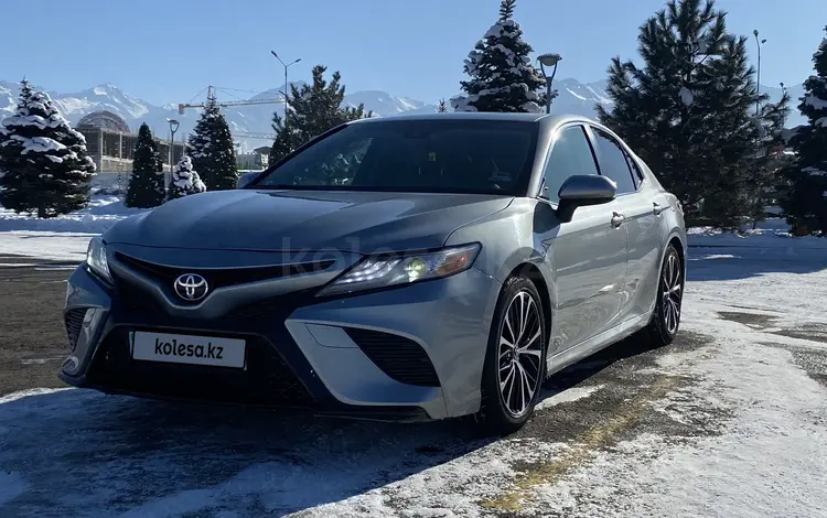 Toyota Camry 2018 года за 10 500 000 тг. в Алматы