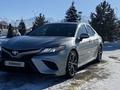 Toyota Camry 2018 года за 10 500 000 тг. в Алматы – фото 3