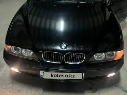 BMW 520 2001 года за 2 600 000 тг. в Шымкент