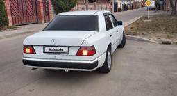 Mercedes-Benz E 230 1993 года за 1 900 000 тг. в Алматы – фото 2