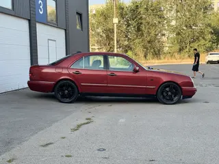 Mercedes-Benz E 280