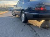 Mercedes-Benz E 200 1990 годаүшін550 000 тг. в Рудный – фото 5