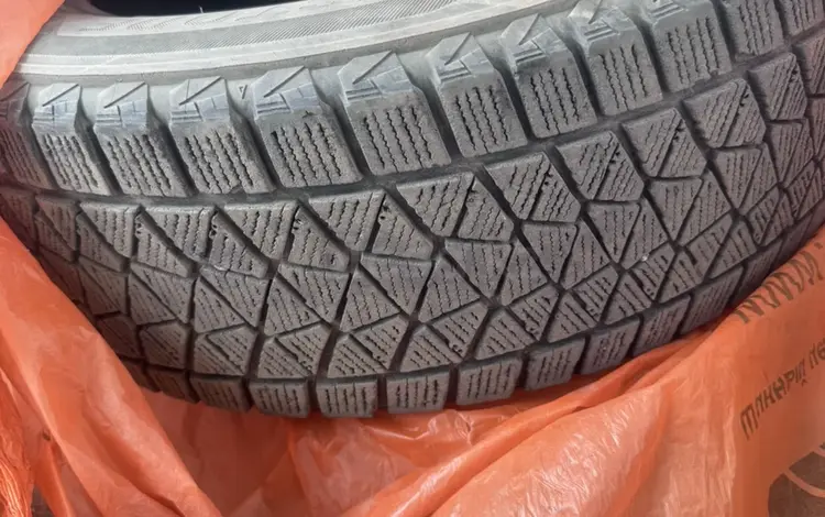 Зимние шины Bridgestone Blizzak DM-V2, 225/60 R17 99S — комплект 4 шт. за 170 000 тг. в Астана
