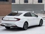 Hyundai Sonata 2022 годаfor13 000 000 тг. в Актобе – фото 5