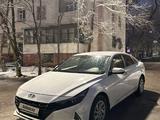 Hyundai Elantra 2022 годаfor9 700 000 тг. в Астана