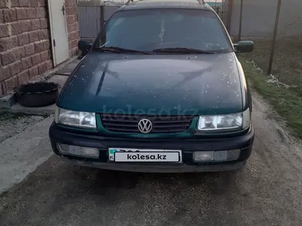 Volkswagen Passat 1996 года за 1 800 000 тг. в Актобе – фото 2
