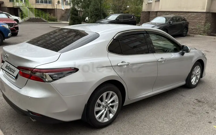 Toyota Camry 2023 года за 15 400 000 тг. в Алматы
