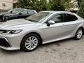 Toyota Camry 2023 года за 15 400 000 тг. в Алматы – фото 3