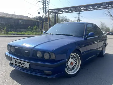 BMW 540 1995 года за 3 300 000 тг. в Алматы