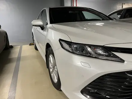 Toyota Camry 2020 года за 17 500 000 тг. в Астана – фото 2