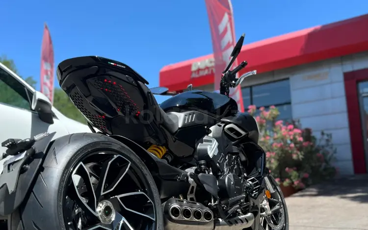 Ducati  Diavel V4 2025 года за 18 600 000 тг. в Алматы