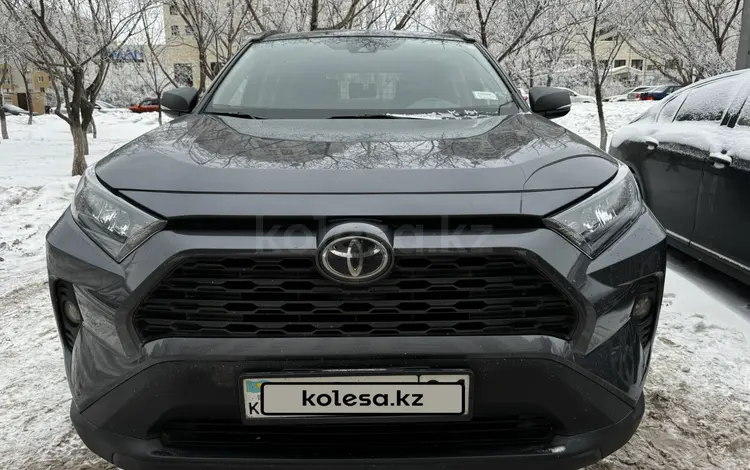 Toyota RAV4 2020 года за 12 100 000 тг. в Астана