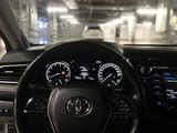 Toyota Camry 2020 года за 14 900 000 тг. в Астана – фото 4