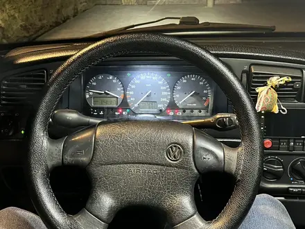 Volkswagen Passat 1995 года за 1 800 000 тг. в Шымкент – фото 7