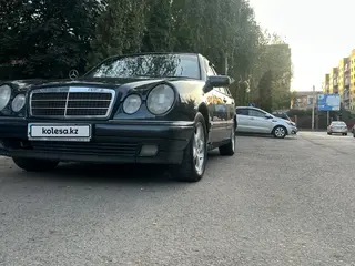 Mercedes-Benz E 280