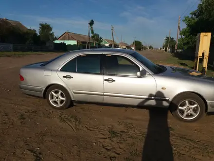 Mercedes-Benz E 200 1997 года за 2 500 000 тг. в Костанай