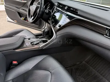 Toyota Camry 2019 года за 14 000 000 тг. в Усть-Каменогорск – фото 12