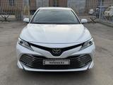 Toyota Camry 2019 года за 14 800 000 тг. в Курчум – фото 2