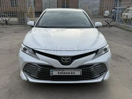 Toyota Camry 2019 года за 14 000 000 тг. в Усть-Каменогорск – фото 3