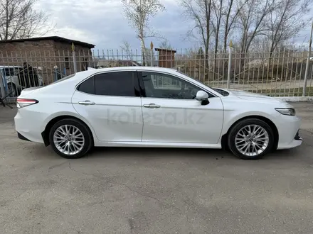 Toyota Camry 2019 года за 14 000 000 тг. в Усть-Каменогорск – фото 4