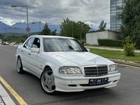 Mercedes-Benz C 240 1997 года за 4 500 000 тг. в Алматы