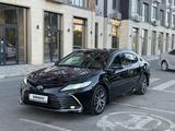 Toyota Camry 2021 года за 14 200 000 тг. в Шымкент