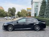Toyota Camry 2021 года за 14 200 000 тг. в Шымкент – фото 5